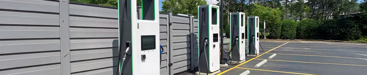 Outdoor monitors and touchscreen displays